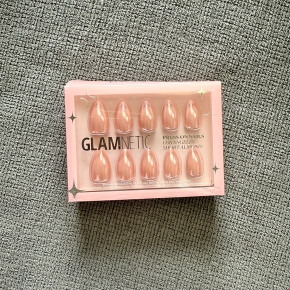 Glamnetic Nails - Set of Five - Picture 3 of 6